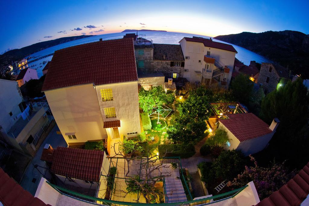 Apartments Dubra Komiža Exterior foto